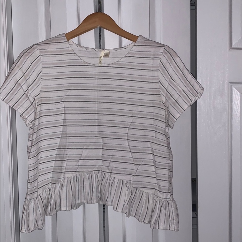 Women’s shirt size medium